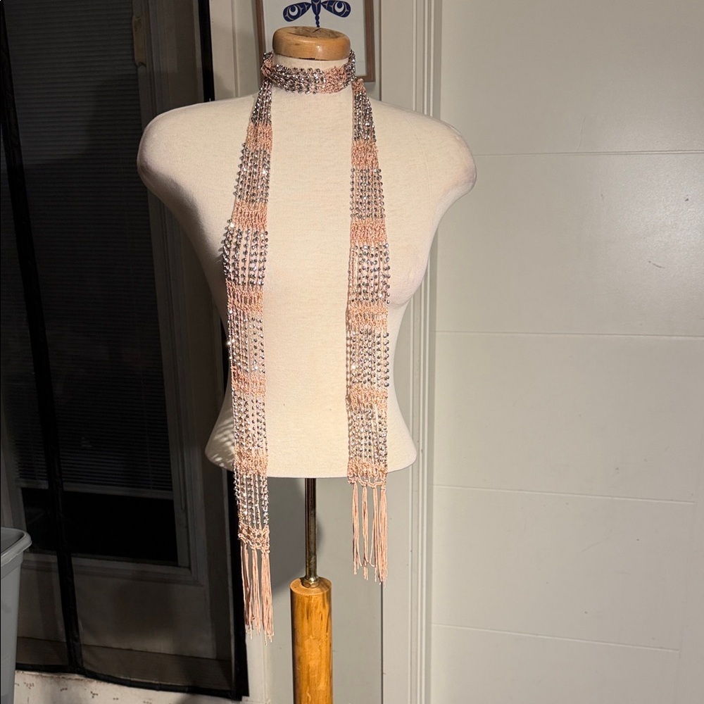 Elegant Vintage Style Pink Beaded Scarf
